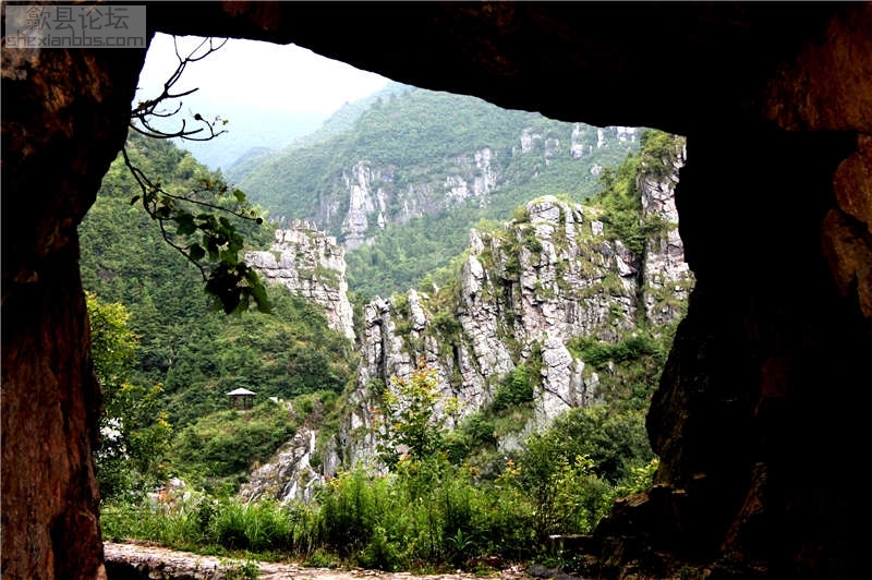 搁船尖以“十门九不锁，天门夜不开”、喀斯特地貌石门群、巧石林立如人似物、峰林耸翠.jpg