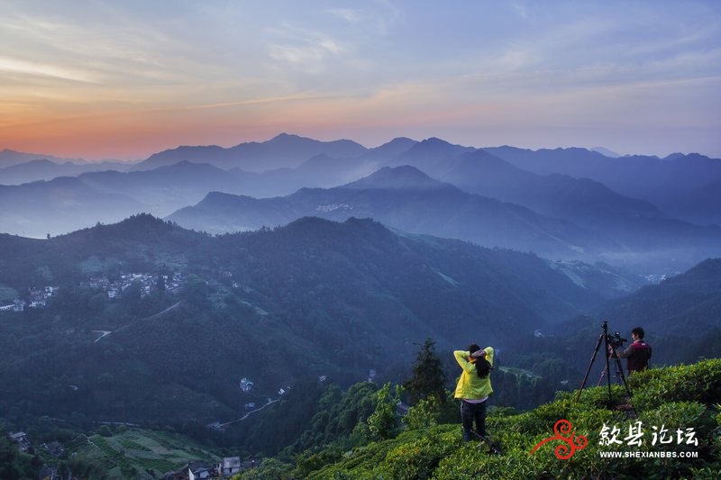 早安·群山（   ）仰时威.jpg